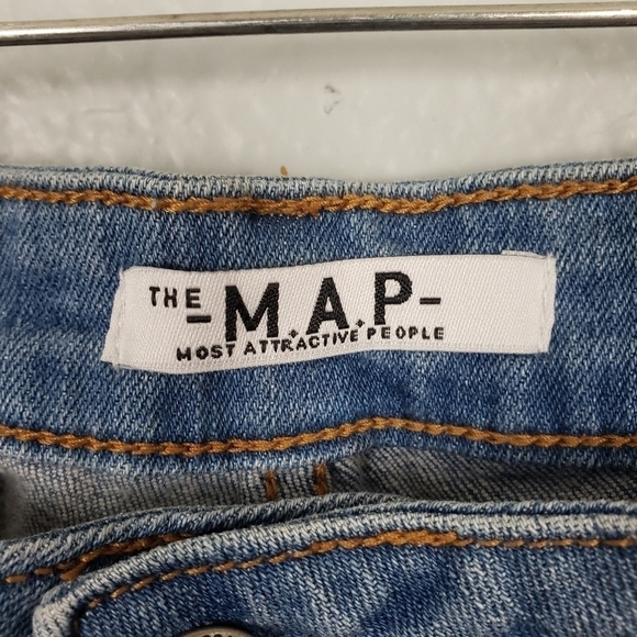 M.A.P. High Rise Distressed Flare Leg Med Wash Jeans Sz 2XL(19) - Picture 5 of 7